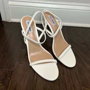 White Steve Madden heels NEVER WORN size 11